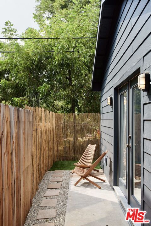 Photo - 1249 N Hoover St