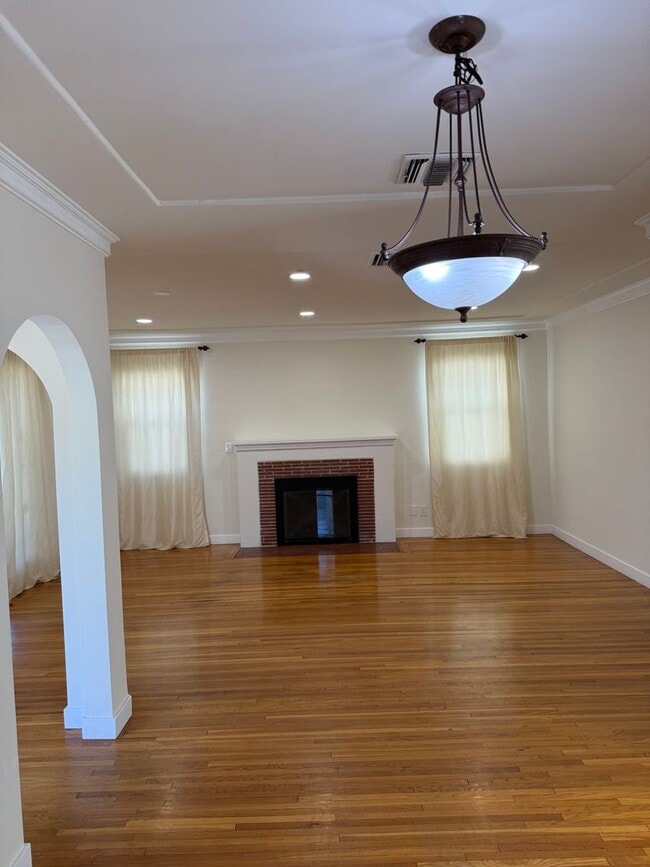Photo - Charming 3 bedroom, 2 bathroom Traditional home in the highly desirable Rancho Park / West Los An...
