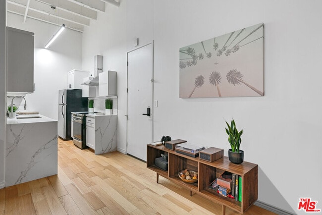 Photo - 312 W 5th St Unit 208