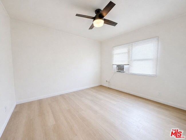 Photo - 10616 Wilkins Ave
