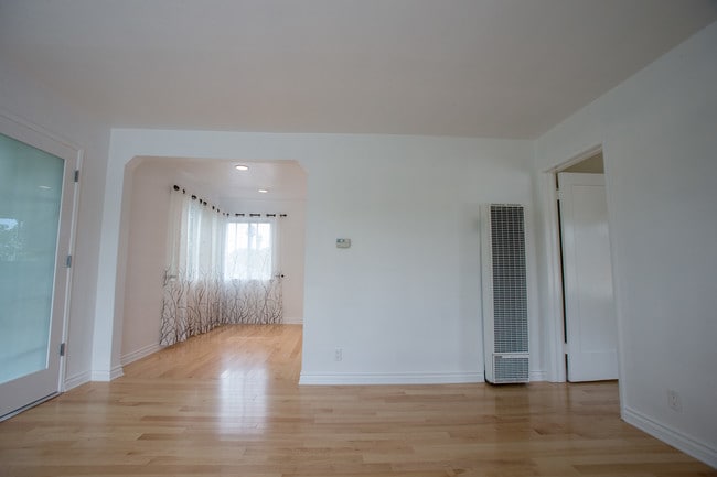 Dining area - 5916 Ernest Ave Unit 1/2