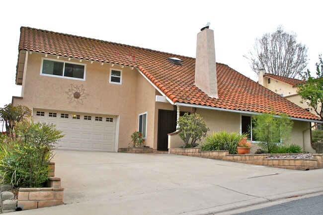 Photo - 751 Mundy Ter