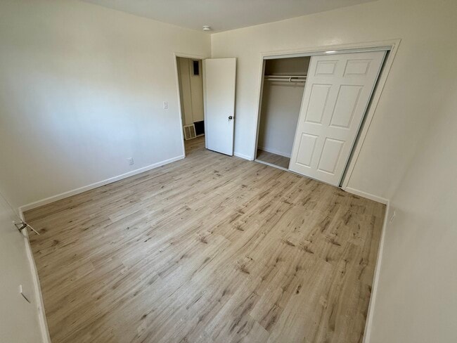 Photo - 1647 W 80th St Unit #3 2Bed