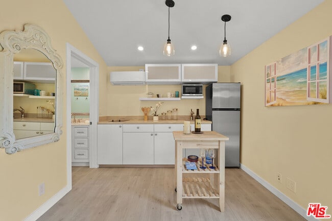 Photo - 777 El Medio Ave