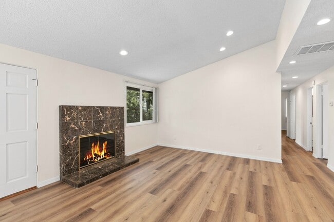 Photo - Quiet cul-de-sac. Central air.