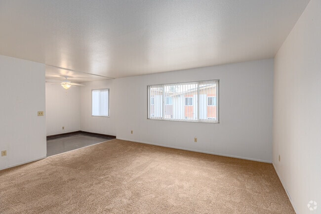 2BR, 1BA - 841SF - Living Room - Meadowbrook