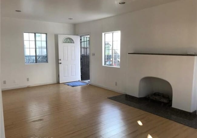 Photo - 1182 N Kingsley Dr