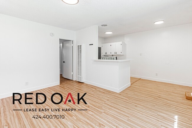 Building Photo - 12605 Kensington Ln Unit 2 Rental