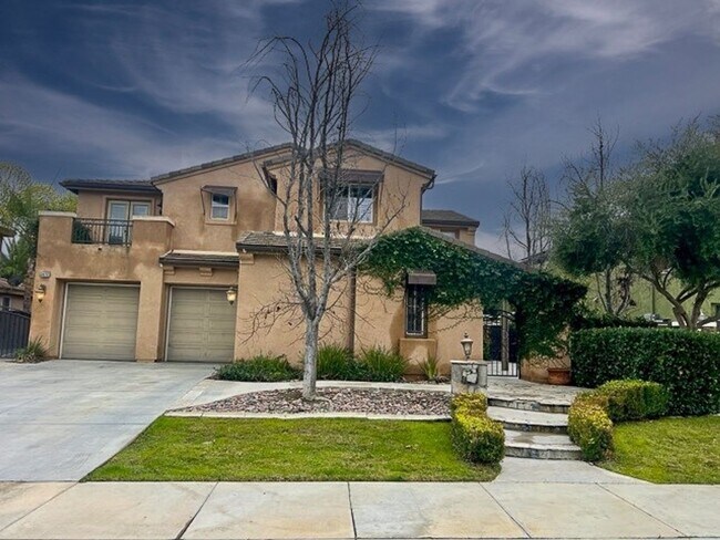 Photo - 5 bedroom Winchester home with a 3 car garage for LEASE!