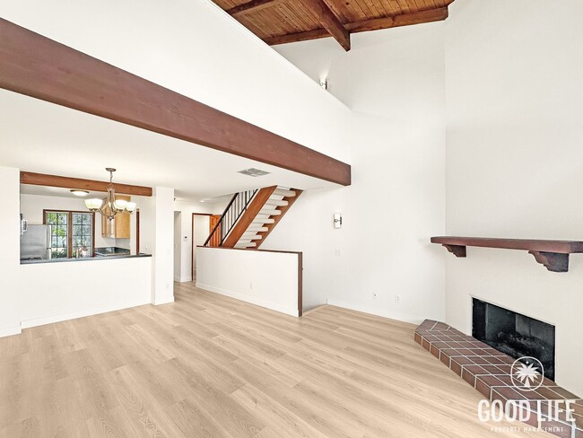 Building Photo - Luxury Loft-Style 1BR in La Jolla | 1,016 Sq Ft | 3 Levels with Balcony & Garage