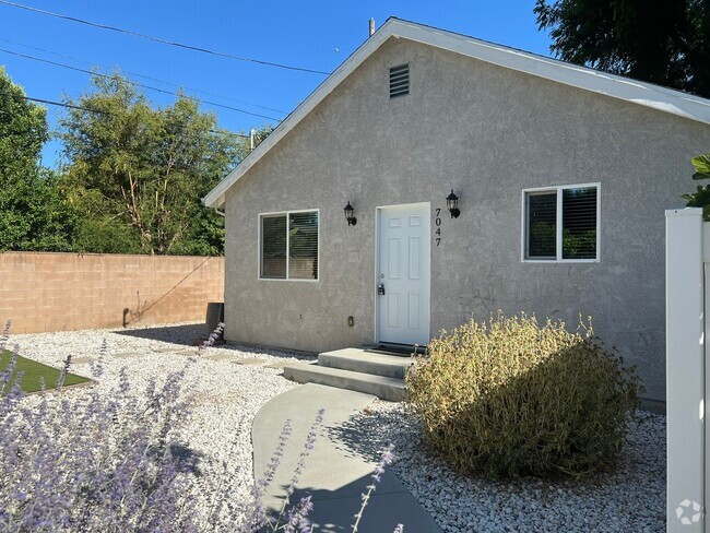 Building Photo - 7049 Jamieson Ave Unit 7047 Rental