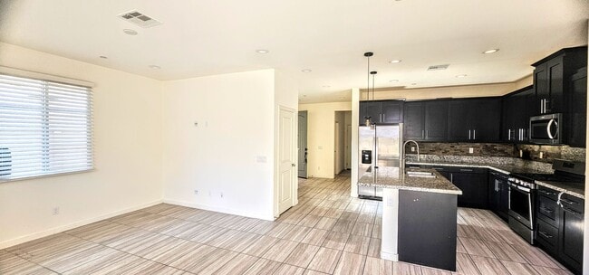 Gorgeous 4 Bedroom 4Bath Home With Solar a... - Gorgeous 4 Bedroom 4Bath Home With Solar a...