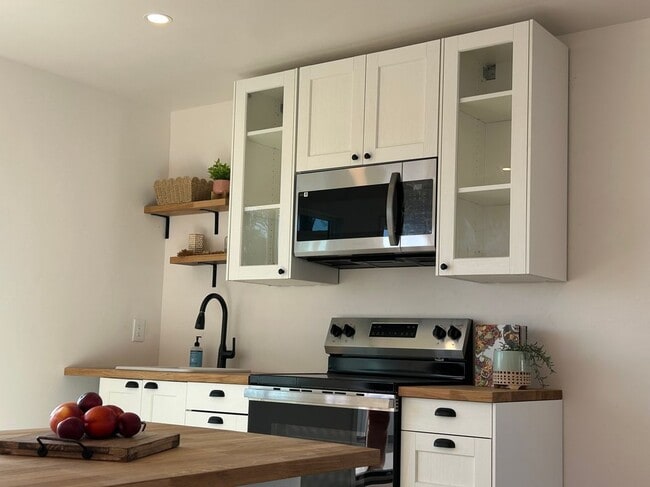 Photo - 4065 Sunnyhill Dr