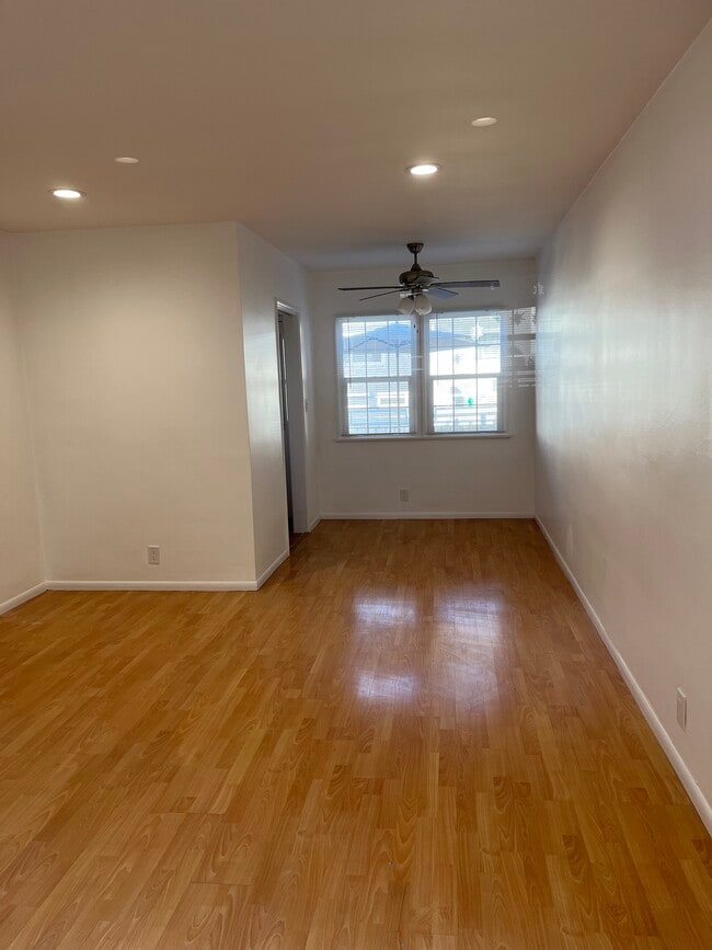 Photo - 11247 Camarillo St Unit 11247