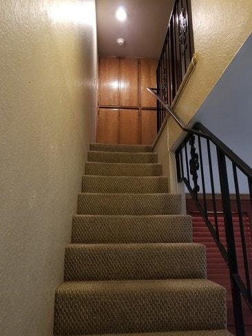 Building Photo - 200 Elm Ave Unit #7