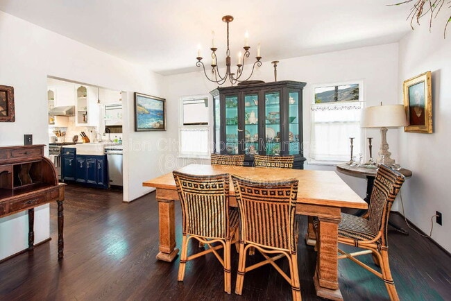 Photo - 2837 Clinton Terrace