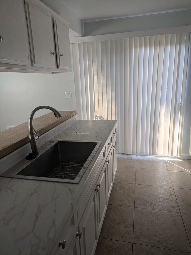 Photo - 14008 Los Angeles St Unit A