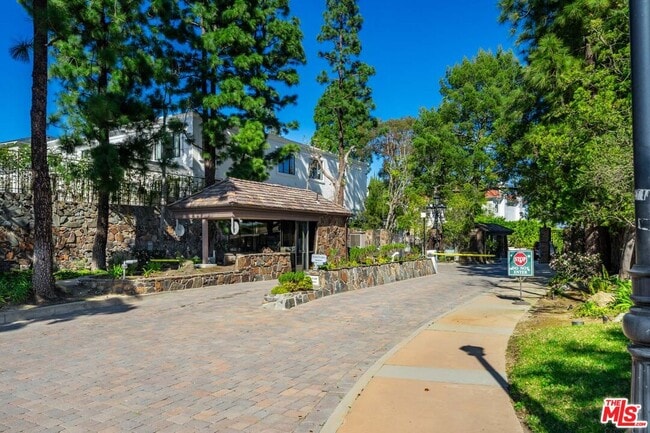 Photo - 12001 Crest Ct