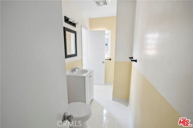 Photo - 11004 Mansel Ave