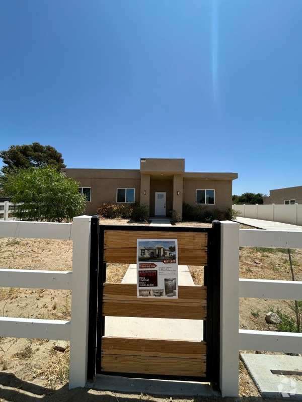 Building Photo - 9751 E Ave Q4 Rental