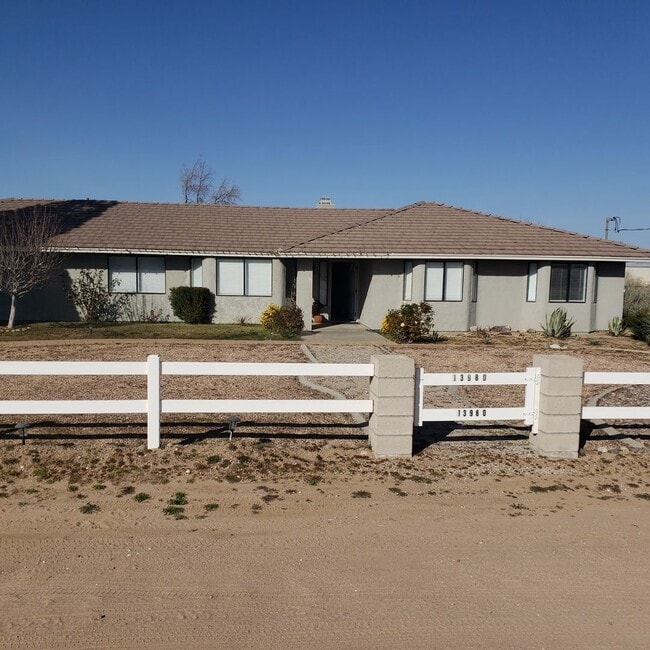 Building Photo - 13980 Mission St