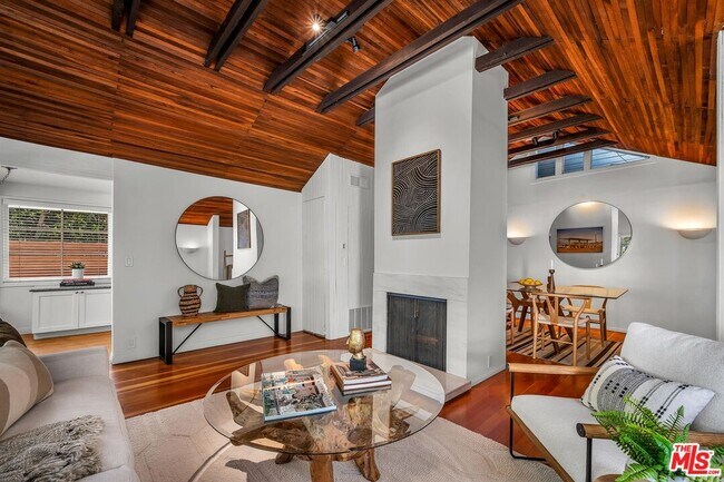 Photo - 10546 Selkirk Ln