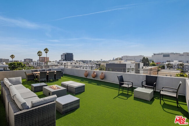 Photo - 118 Orlando Ave Unit 304