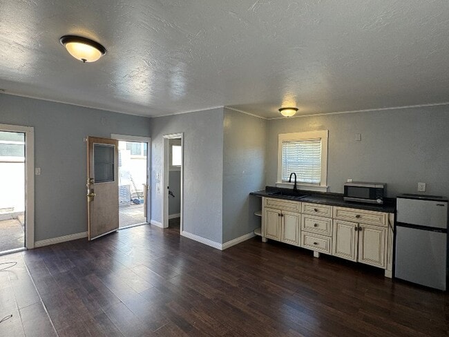 Building Photo - 2233 Citrus Ave