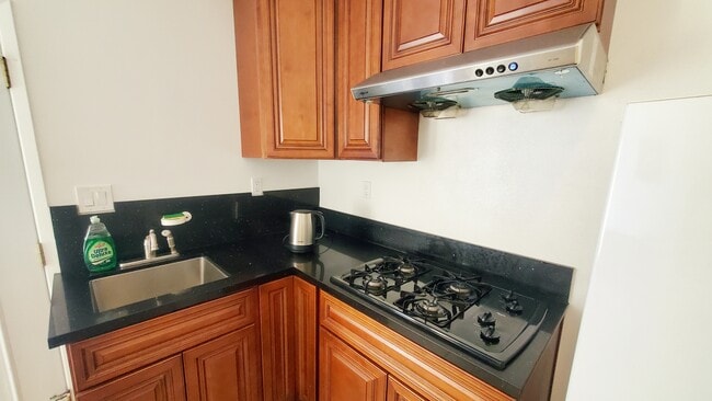 Photo - 2206 Deepgrove Ave