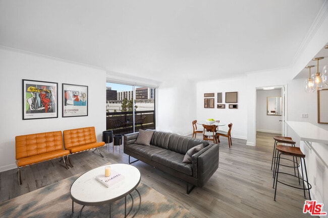 Building Photo - 321 S San Vicente Blvd Unit 708 Rental