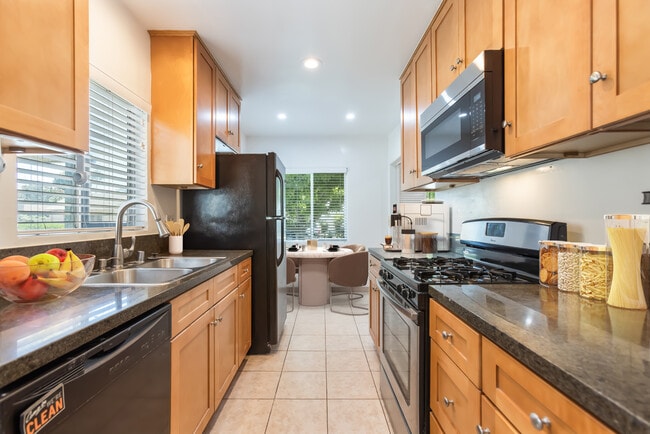 Kitchen - 11481 Cumpston St Unit 1