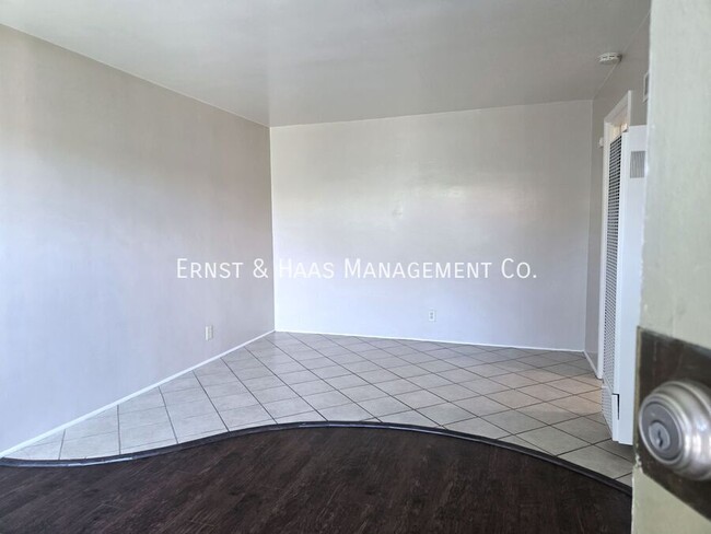 Photo - 4552 N Lakewood Blvd