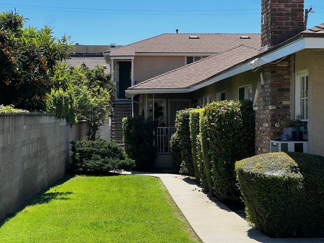 Photo - 2 Bedroom 1 Bath Apartment for Rent in Arcadia with New Ductless A/C