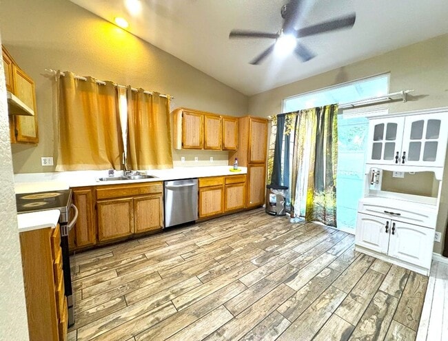 Photo - OPEN HOUSE 2pm SUNDAY Oct 19th Beautiful S...