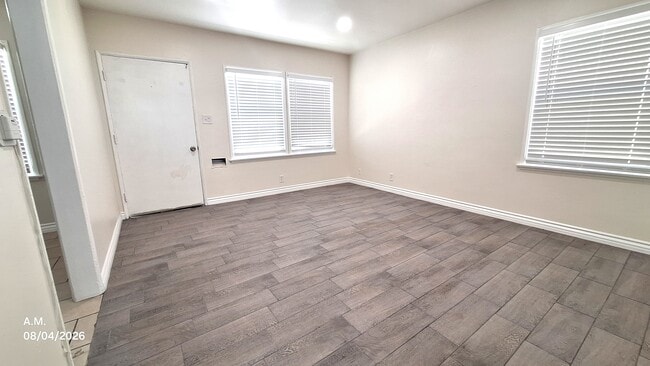 Photo - 4033 W El Segundo Blvd Unit D