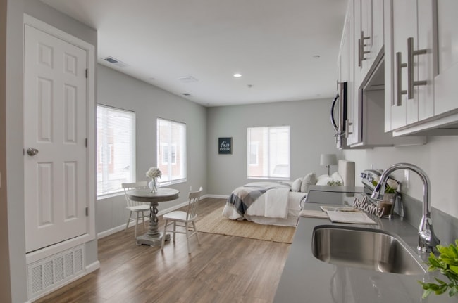 Photo - 532 Cesar E. Chavez Pkwy