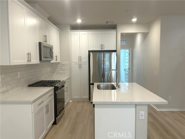 Photo - 1696 Cayton Lp