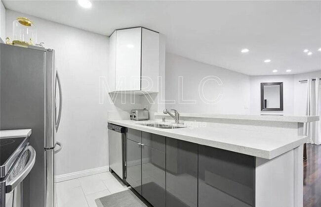 Photo - 355 S Madison Ave Unit 114