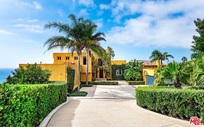 Photo - 3235 Rambla Pacifico St