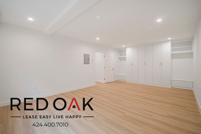 Photo - 6738 Independence Ave Unit A2