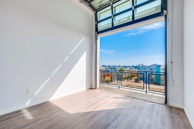 Photo - Stunning 2 Story Modern Lofts in Koreatown - 6 Weeks Free Move In Special! Unit 302