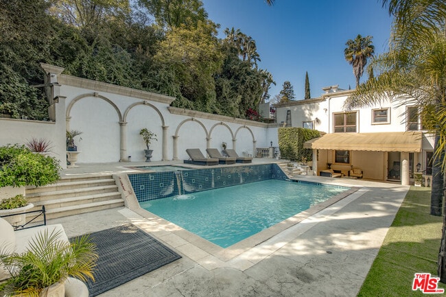 Photo - 3780 1/2 Multiview Dr