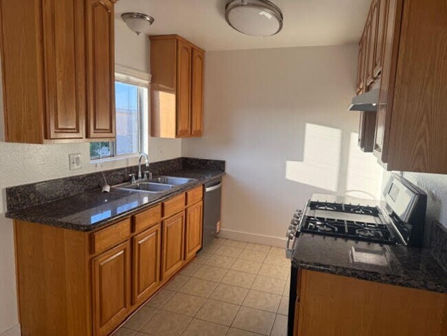 Photo - 16811 Unit D