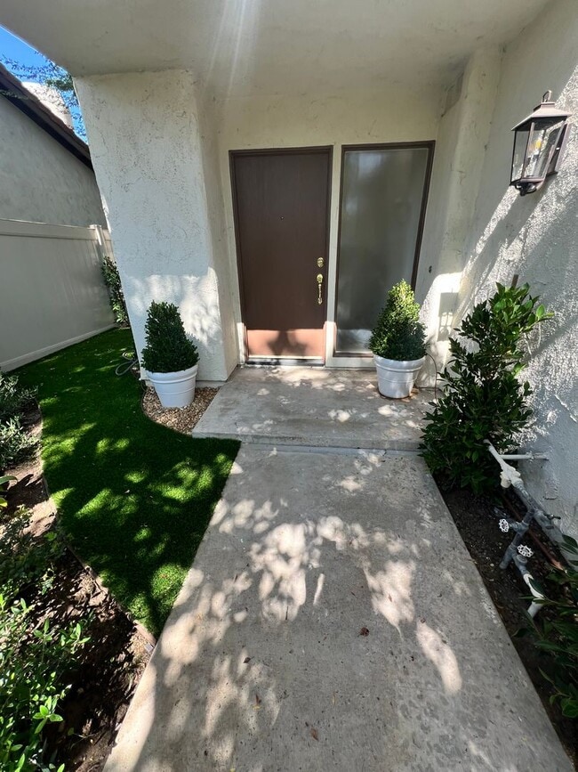 Thousand Oaks - 3 bedroom, 2.5 bath in the... - Thousand Oaks - 3 bedroom, 2.5 bath in the... House