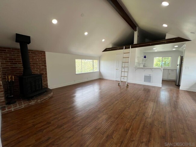 Photo - 1531 Avohill Dr House