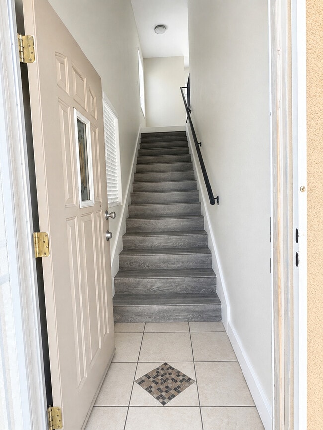 Front Door - 7230-7232 Tujunga Ave