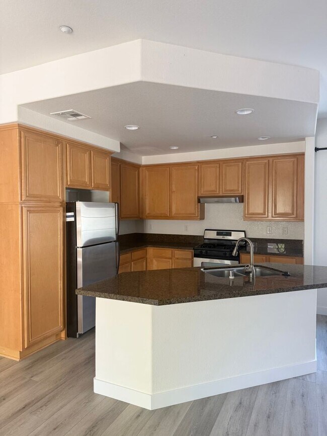 Photo - 2715 Escala Cir