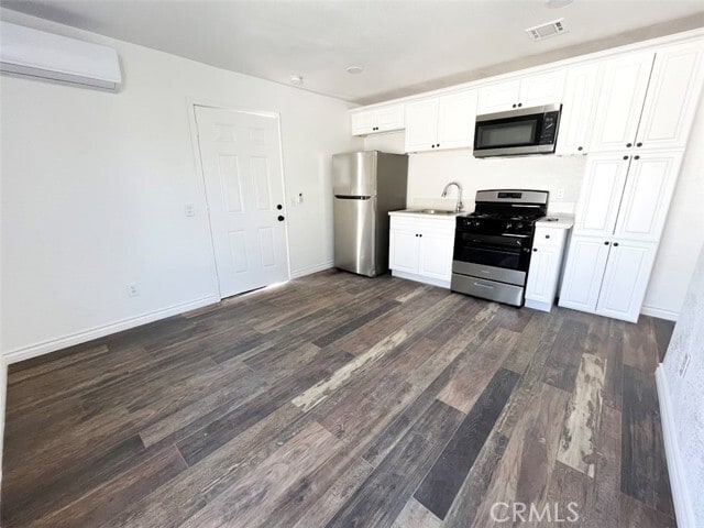 Photo - 2767 Attenborough Pl