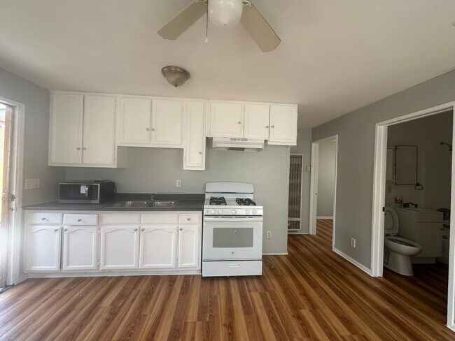 Photo - 4554 N Lakewood Blvd Unit 4558