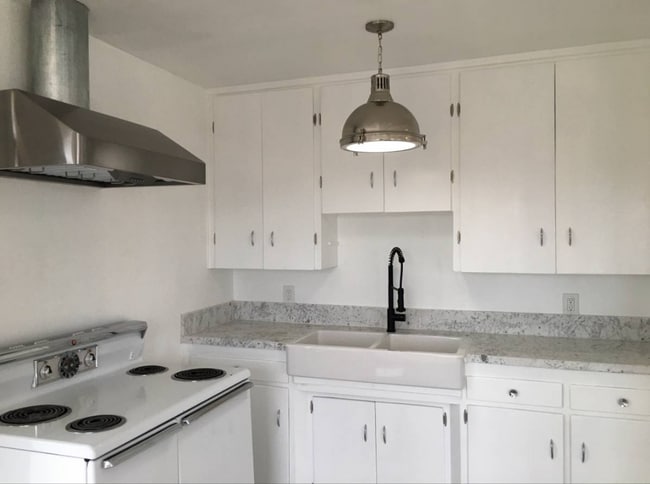 Photo - A 2 Bedroom 1 Bath Home With Art Studio